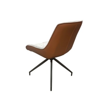 Sedia da pranzo Agora colore marrone chiaro con schienale in ecopelle arancione e gambe nere con base fissa