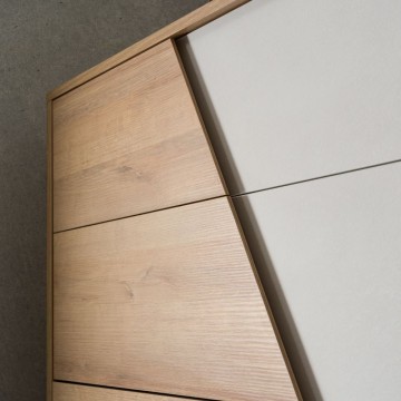 Camera da letto Fadri rovere miele e calce grigio: un connubio di stile e funzionalità