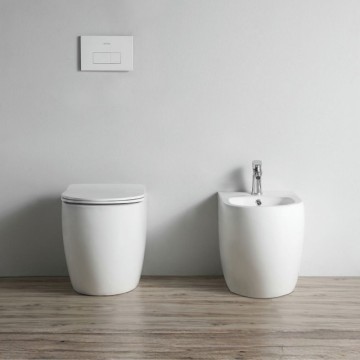 WC filo muro a pavimento in ceramica colore bianco lucido FT53A